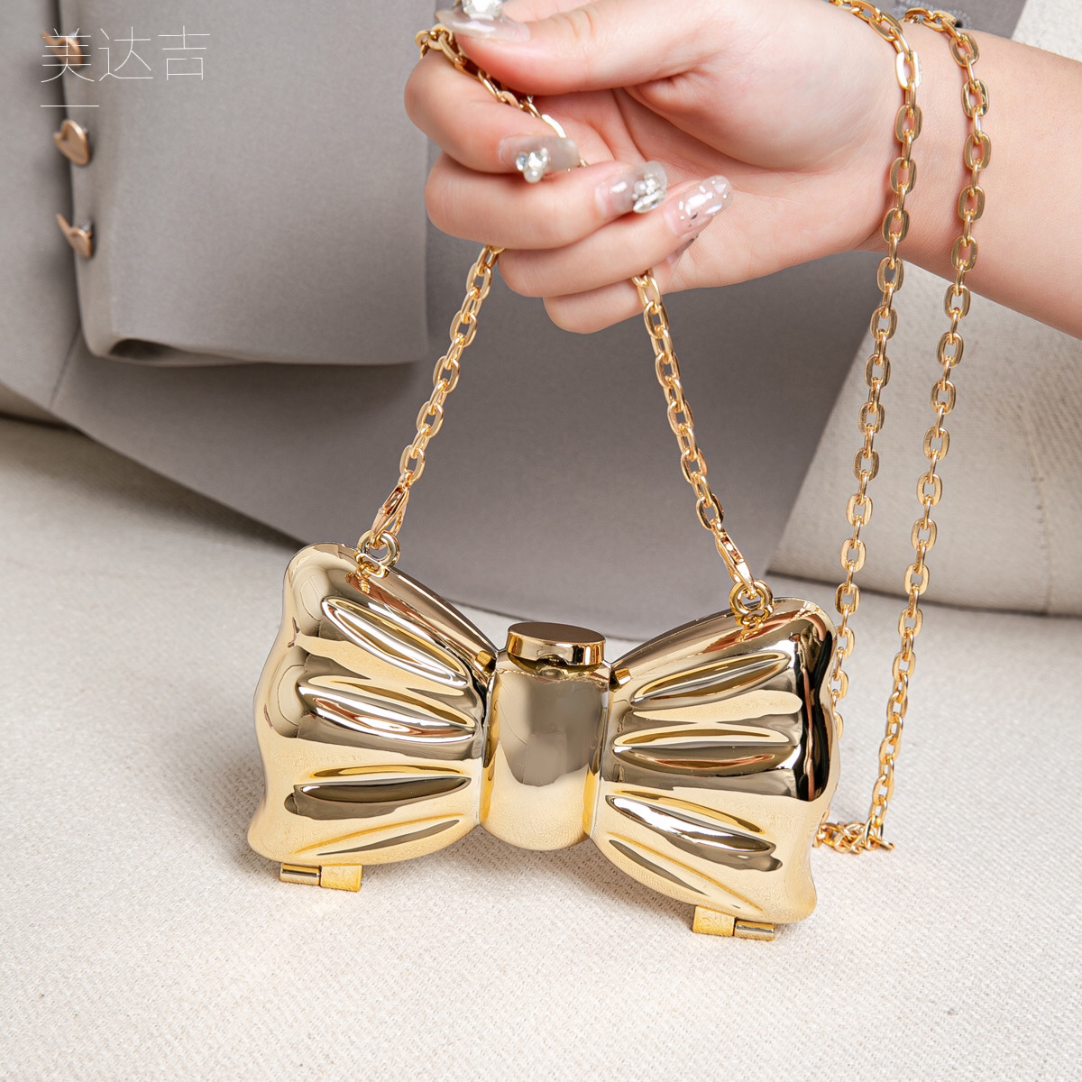 Bolsa Clutch Mini Dourada Metá - Wedding Vendor avaliação e preço